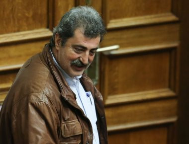 Π.Πολάκης: Αφήνει «αιχμές» κατά της Δικαιοσύνης σε... μεταμεσονύκτιο μήνυμα